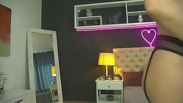 TaniaKaverina online show from May 28, 6:22 am