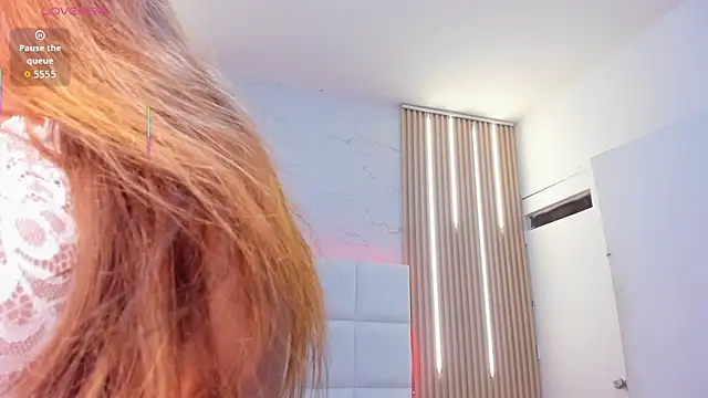 abril snow online show from March 2, 8:15 pm