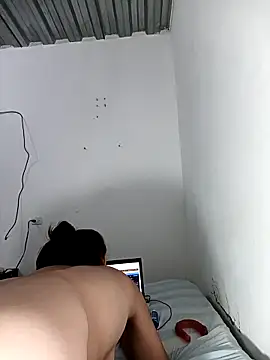 Zara  Flor online show from February 14, 2:19 pm