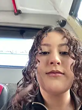 lizzy luminair online show from February 23, 5:01 pm