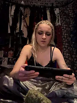 bambibabyy online show from January 18, 3:52 pm