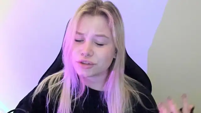 Lulu Di online show from February 18, 12:21 am