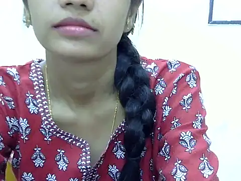 Kulsum S online show from May 6, 1:04 pm