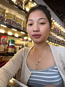 Lyn-be99 online show from April 22, 8:22 am