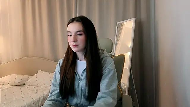 ssandralovin online show from February 15, 7:46 pm