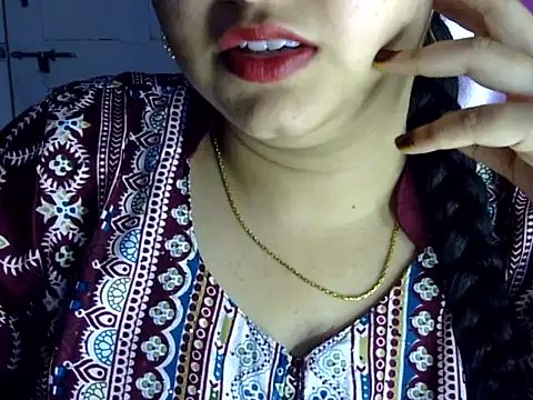 Cute Aliyaa online show from July 8, 1:46 pm