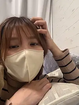  3 mNm 3  online show from February 22, 3:35 pm