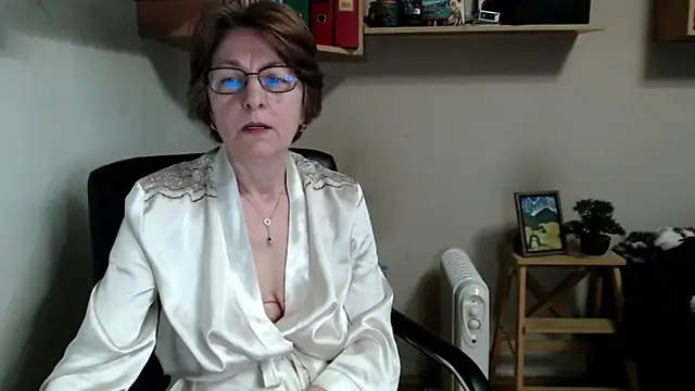 katemodel online show from March 13, 8:26 am