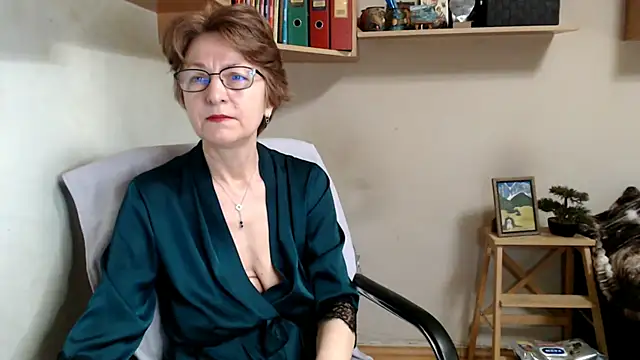 katemodel online show from January 13, 7:46 am