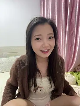 BIGBABYYEYE online show from April 17, 2:08 pm