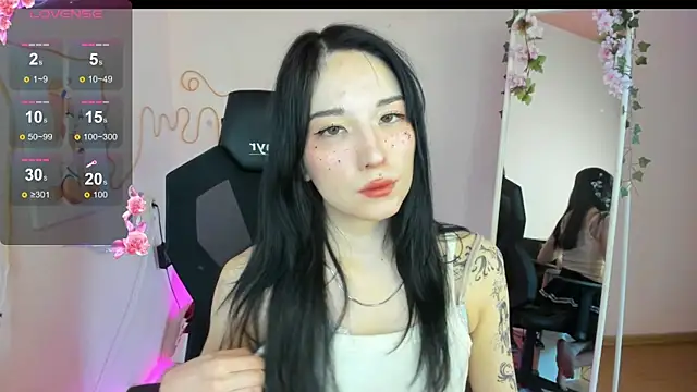 AliceeinWonderlanddd online show from March 27, 8:37 am