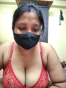 Curvy Trisha online show from June 1, 8:21 pm