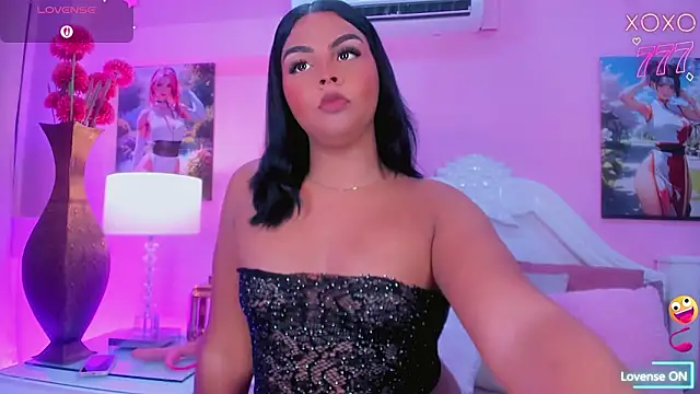 Maia Hotts online show from March 30, 7:57 pm