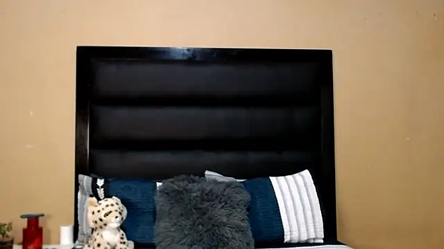 AppleAsss online show from February 19, 9:13 pm