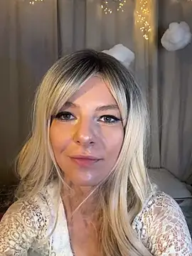 Olivia-Brooks online show from February 22, 9:05 pm