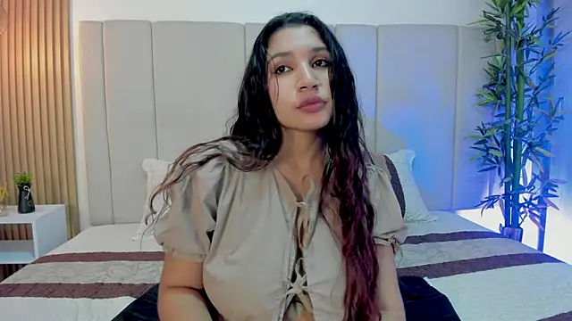 Victoria Rosee online show from May 7, 3:27 pm