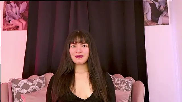 dakotacollins  online show from February 11, 10:00 pm