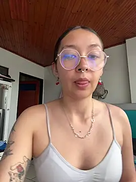 Charlotte Mason online show from May 14, 7:30 pm