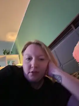 Lolaaxxx13 online show from May 11, 7:22 pm