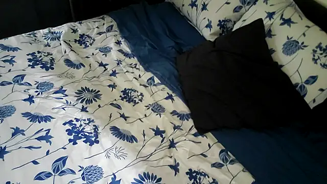 SweetValleyHotwife online show from April 19, 12:43 am