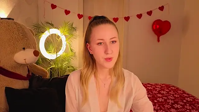 CassieReborn online show from February 24, 4:05 pm