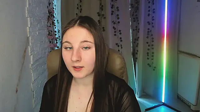 EvaxCharm online show from February 20, 6:26 am