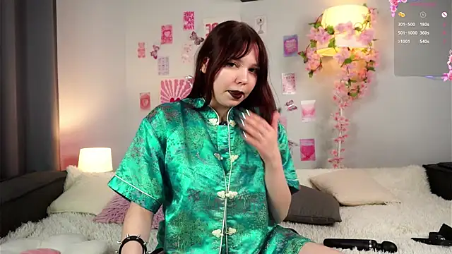 ManyMercuri online show from March 3, 2:12 pm