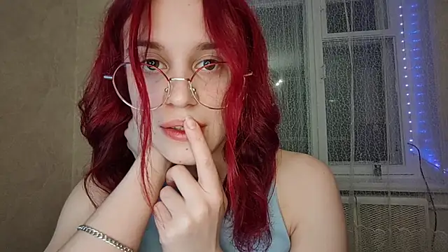 CalandraRolon online show from February 25, 8:07 pm