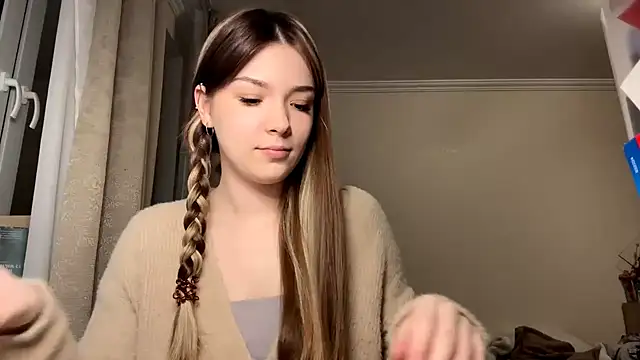 Kimi Luckman online show from February 1, 7:12 pm