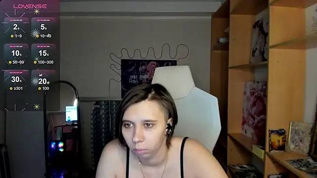 Scarlet Sirenn online show from March 6, 9:15 am