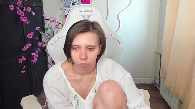 Scarlet Sirenn online show from March 5, 9:05 am