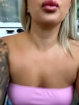 sexybatwomen33 online show from June 7, 5:58 am