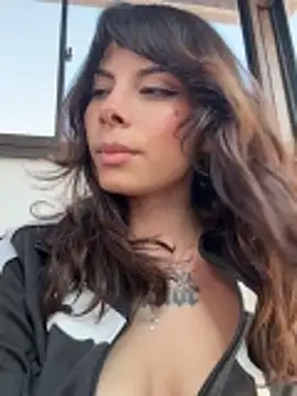 Isalove99 online show from April 14, 1:22 pm