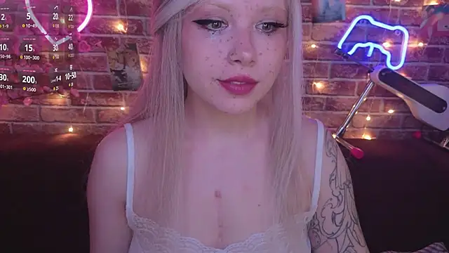 AnnaQuiin online show from February 23, 2:23 am