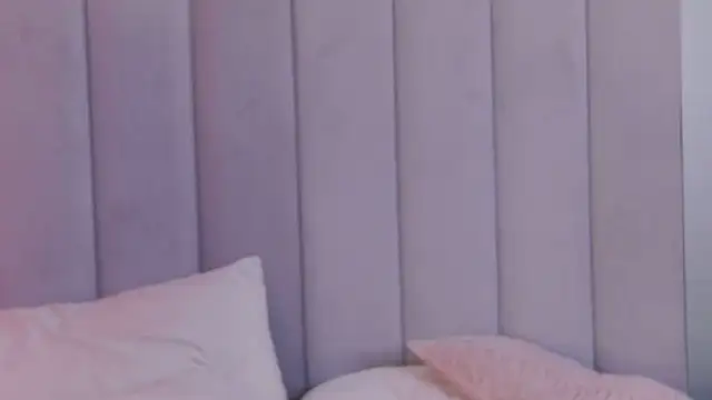 EileenElfie online show from March 2, 5:19 am