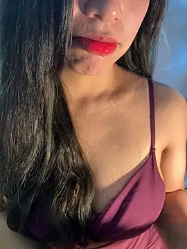 QuynhAnh 2k1 online show from February 20, 7:43 am