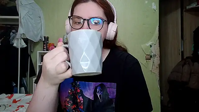 VannessaDillenbeck online show from February 28, 6:24 am