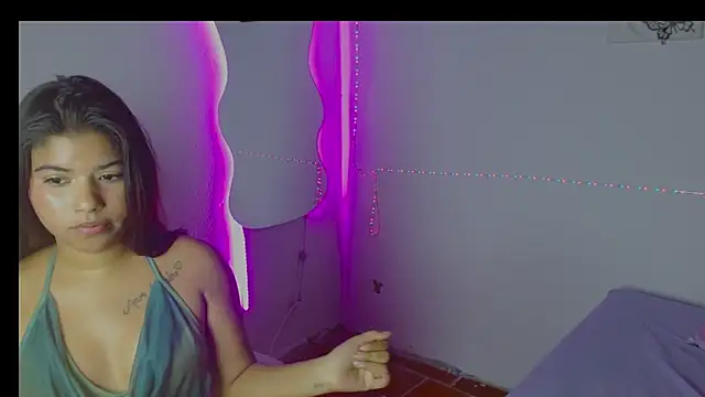 Charlothe 18 online show from February 15, 8:24 am