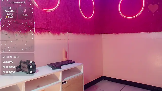 isabella vogue online show from February 27, 11:10 am