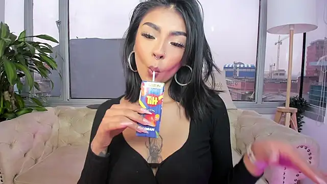 nia-malkova online show from March 10, 1:04 pm