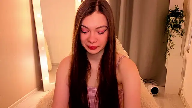 SiennaSayss online show from February 9, 5:21 am