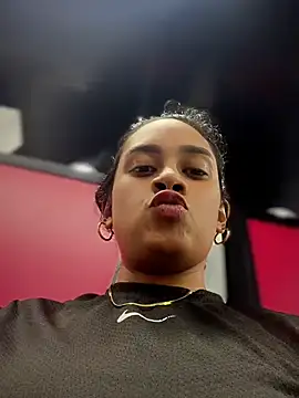 LunaHeat online show from April 16, 9:39 pm