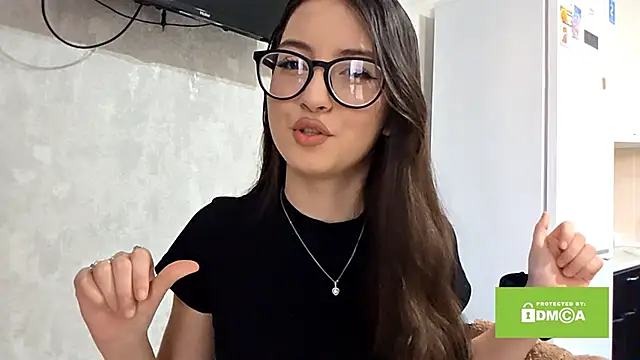 ZyntraLoom online show from February 20, 1:12 pm