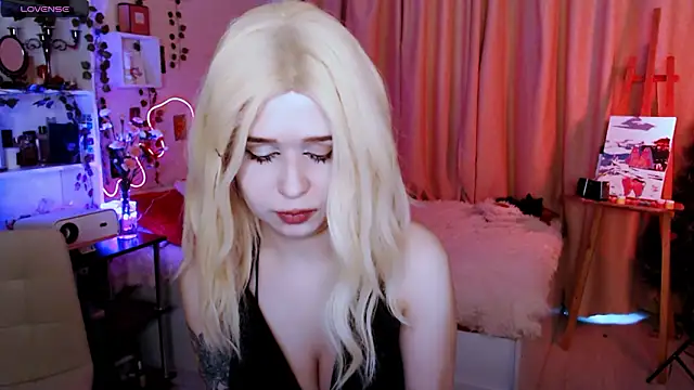 EllieHeart online show from February 10, 11:24 am