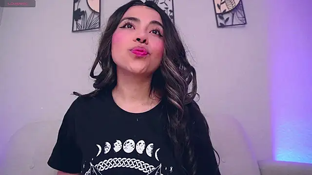 loveegirll1 online show from February 27, 3:50 am