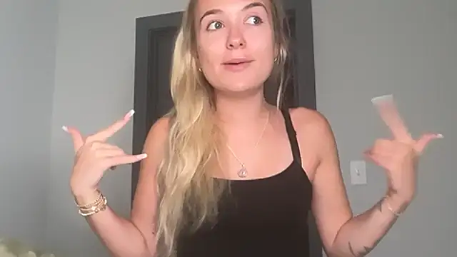 kelseyblu online show from May 17, 12:10 am
