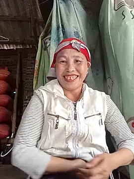 lena-cute online show from February 7, 8:07 am