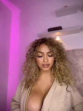 Maddy Beluci online show from June 23, 3:26 am