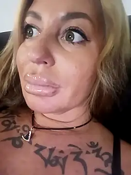 MiaMooly online show from September 26, 3:42 pm