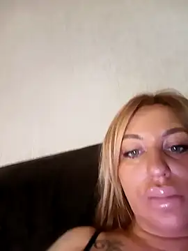 MiaMooly online show from January 7, 6:44 pm